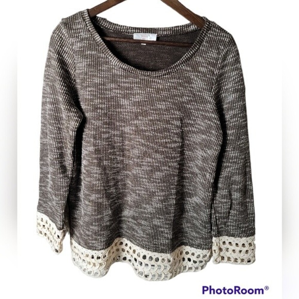 Entro Long-sleeved Sweater with Cutout Detail Trim
